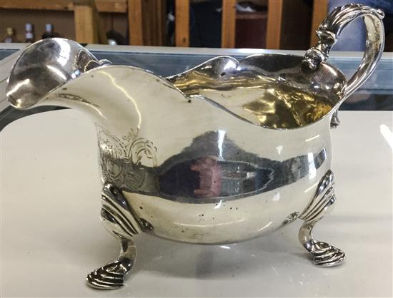 Georgian silver sauceboat(-)